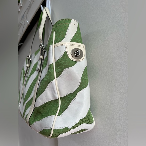 Good condition Coach green zebra print tote - Picture 12 of 12